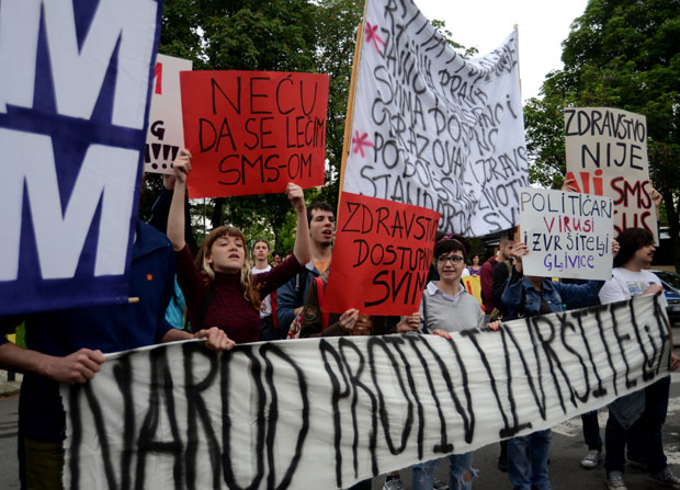 ОДЛОЖЕН ДОЛАЗАК ИЗВРШИТЕЉА: Мишовић избегао попис (ФОТО)
